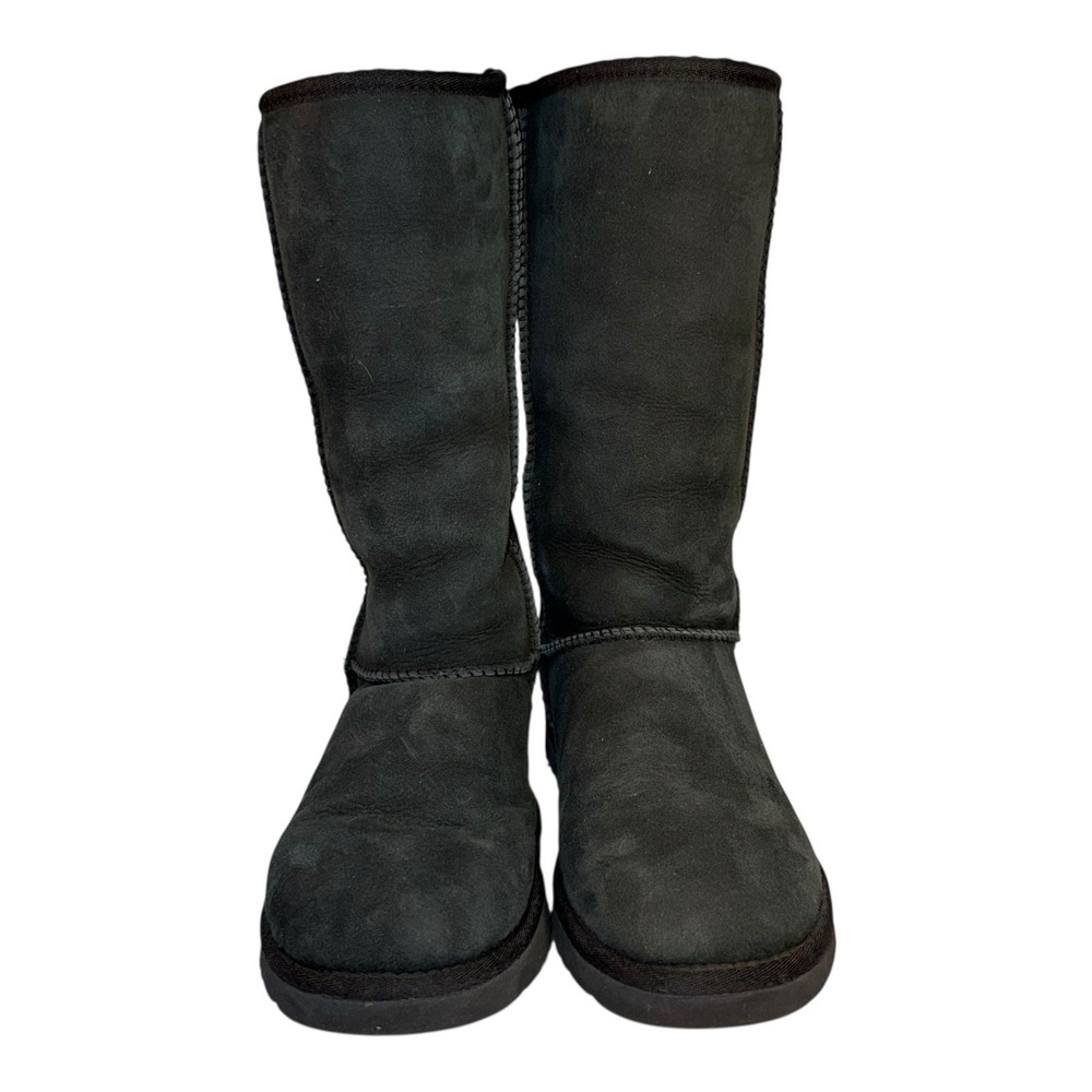 UGG Women's Classic II Tall Suede Boots black, Size 7 - Picture 5 of 7